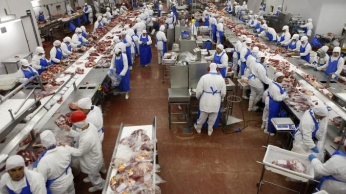 Habilitação de frigoríficos do Brasil para exportação à China é paralisada por coronavírus