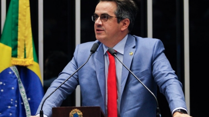Ciro Nogueira assume Casa Civil e se coloca como "amortecedor" para o governo