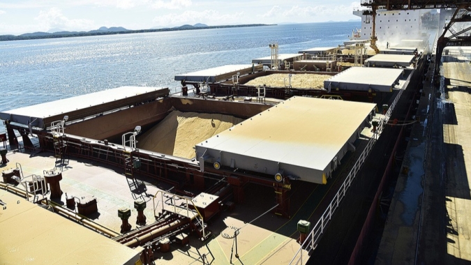 Abril marca recorde histórico mensal de exportações de soja no Brasil com mais de 17 mi de t
