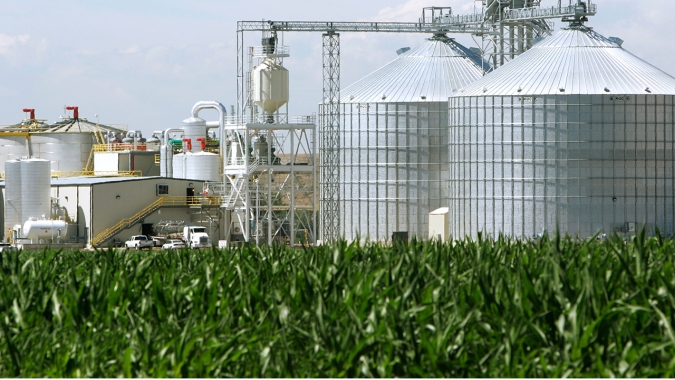 Produção de etanol dos EUA sobe 2,3% na última semana, aponta AIE