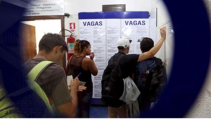Indicador Antecedente de Emprego em abril cai ao menor nível histórico, diz FGV