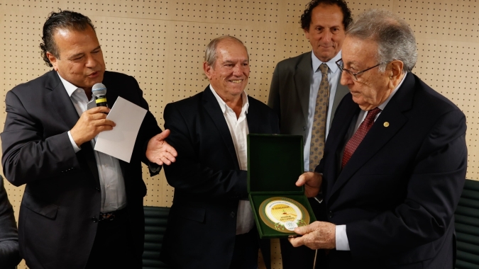 Presidente da CNA recebe homenagem da Faesp