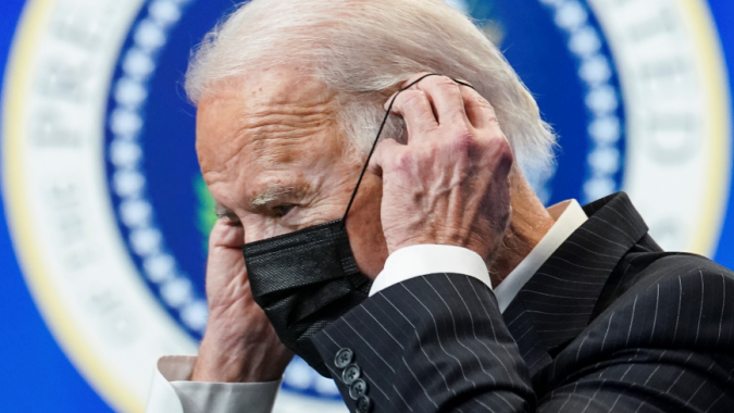 Biden anunciará plano para contar variante Delta em meio a aumento de casos nos EUA