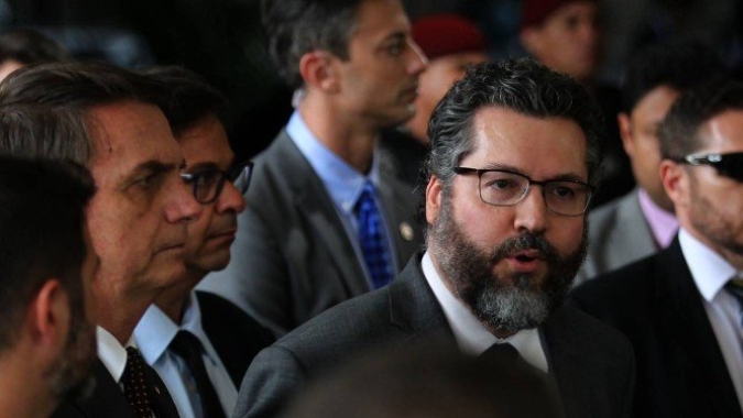 Brasil retira diplomatas e servidores da embaixada em Caracas
