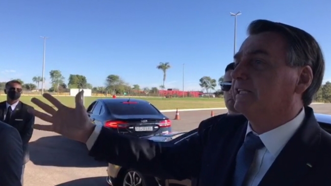 Tribunal ordena que Bolsonaro entregue resultados de exames de Covid-19