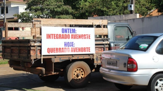 Avicultores integrados protestam em Cianorte contra preços baixos