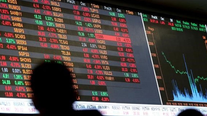 Ibovespa fecha quase estável; Unidas e Localiza sobem