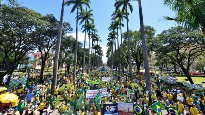 Ministério da Saúde mantém orientação de diminuir circulação de pessoas para combater coronavírus