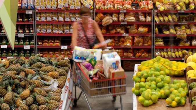Vendas no varejo recuam 0,2% em janeiro após tombo recorde no mês anterior
