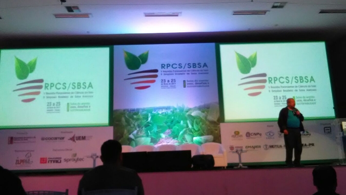 Alysson aponta a nova revolução na Agricultura, o uso do silício coloidal para ativar o fósforo
