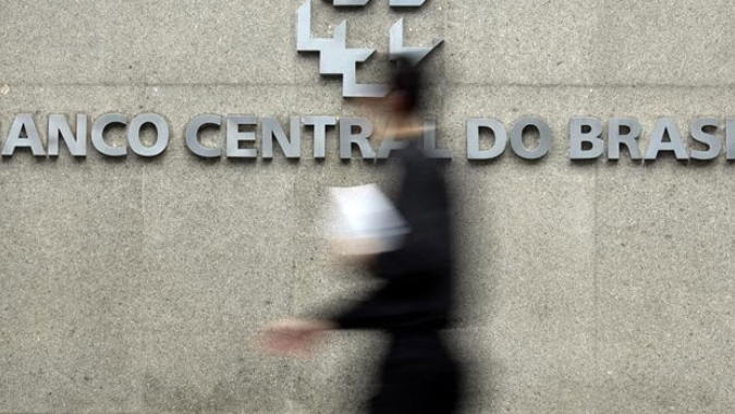 Estímulos fiscais temporários pressionam inflação, diz Banco Central