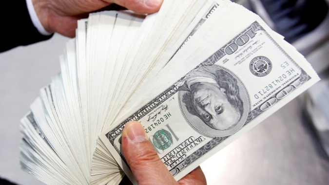 Gastos e renda do consumidor dos EUA se recuperam em março