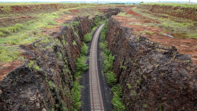 Governo leiloa hoje trecho de ferrovia na Bahia