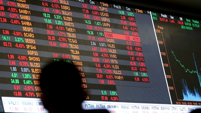 Ibovespa recua e vai abaixo de 117 mil pontos com aumento de tensões geopolíticas