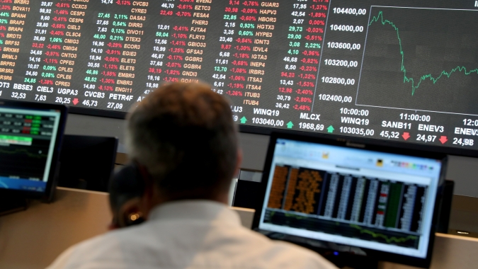 Ibovespa mostra fraqueza após duas altas com hesitação em Wall St