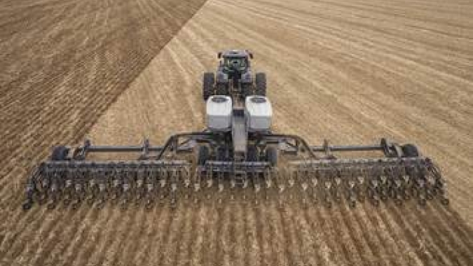 Valtra traz a plantadora dobrável Momentum pela primeira vez à Coopavel