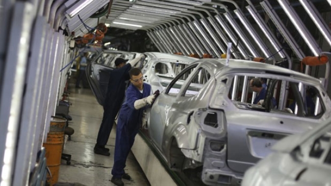 Tarifas de automóveis de Trump: Presidente aplica taxas de 25% sobre importações de carros para os EUA