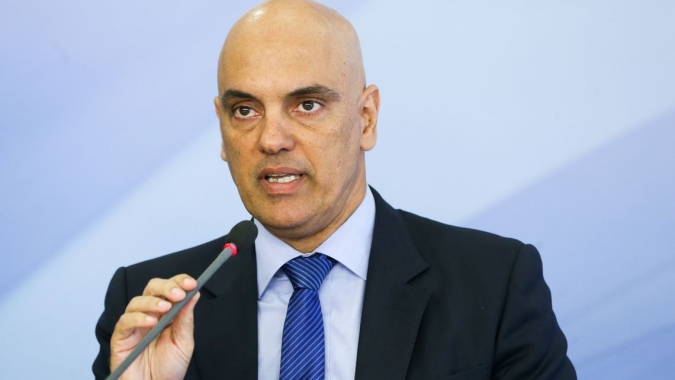 Moraes determina multa de R$405 mil a Daniel Silveira por descumprimento de decisão do STF