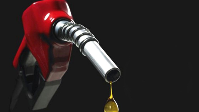 Mesmo após redução da Petrobras no fim do mês, gasolina tem alta nos postos em outubro, afirma Edenred Ticket Log