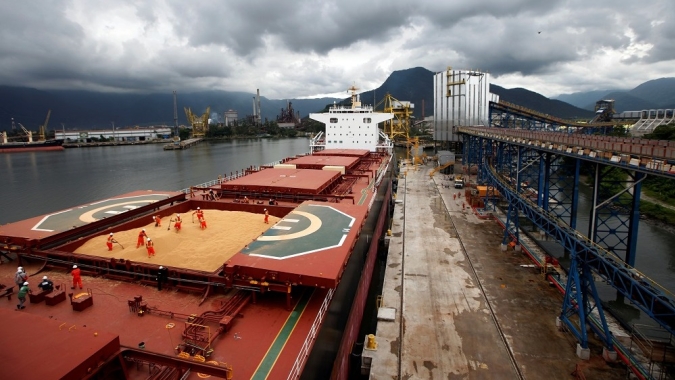 China registra exportações robustas e aumento das importações em março