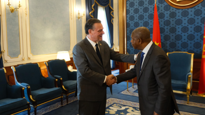 Ministro Carlos Fávaro e ministro da Agricultura de Angola assinam instrumentos bilaterais durante Fórum Agro
