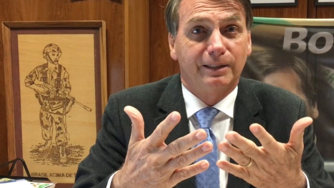 Bolsonaro diz que pedirá a Queiroga data para fim do uso de máscaras no Brasil