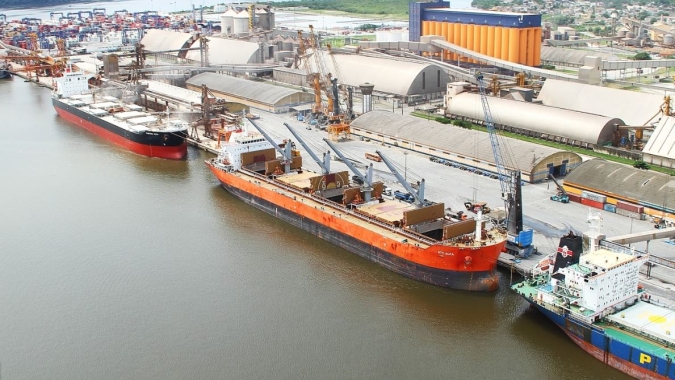 Porto de Paranaguá monta estrutura para caminhoneiros no combate à Covid-19