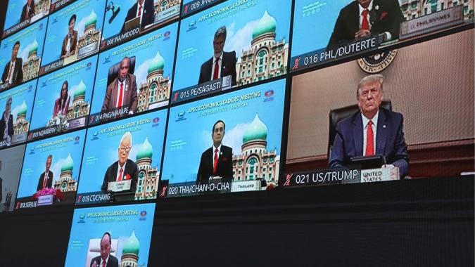 Twitter suspende conta de Donald Trump permanentemente; suspenso também no Facebook e  Instagran