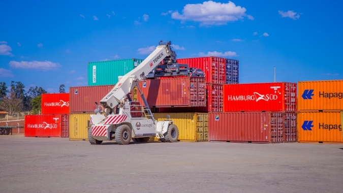 Remessas globais de containers devem cair 30% nos próximos meses