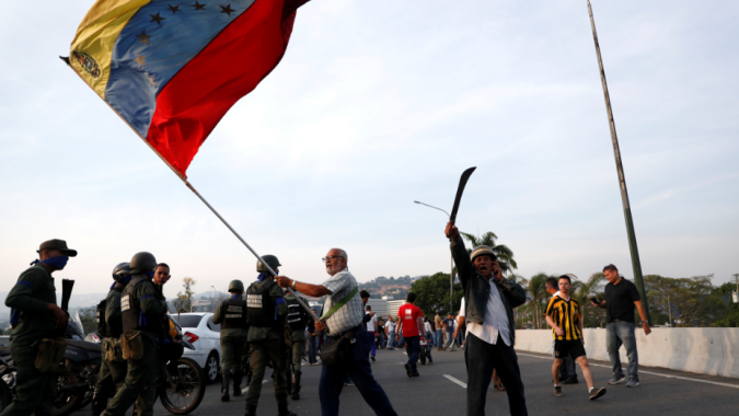 Gasolina da Venezuela passa de mais barata do mundo a preços exorbitantes