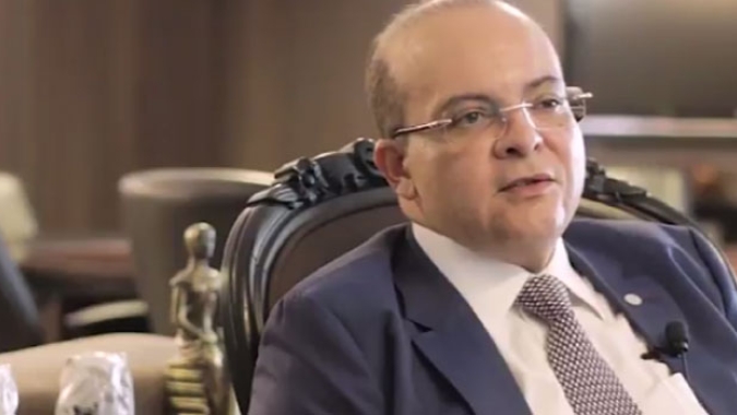 Moraes determina que governador do DF seja afastado do cargo e dissolução de acampamentos em torno de quartéis