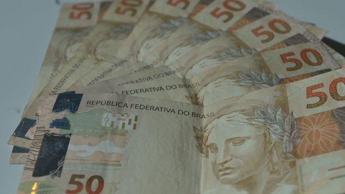 Arrecadação federal cresce 11,95% em agosto e bate recorde para o mês, mostra Receita
