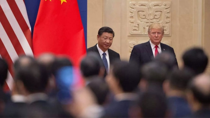 China traiu Hong Kong, diz ex-governador da cidade; Pequim pede que países parem de se intrometer