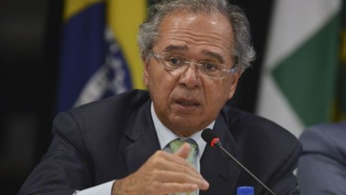 Comissão do Senado analisará na terça-feira convocação de Guedes sobre aumento de combustíveis
