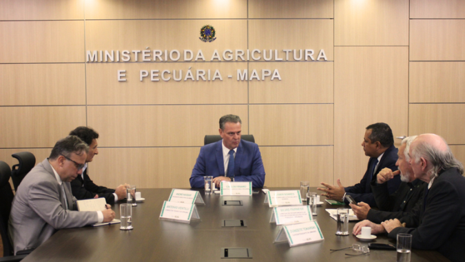 Governo Lula é o maior incentivador dos biocombustíveis, diz ministro Carlos Fávaro em reunião com o setor