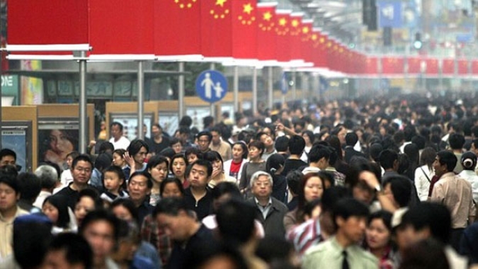 Produção industrial acelera na China, mas restrições à Covid-19 pesam no varejo