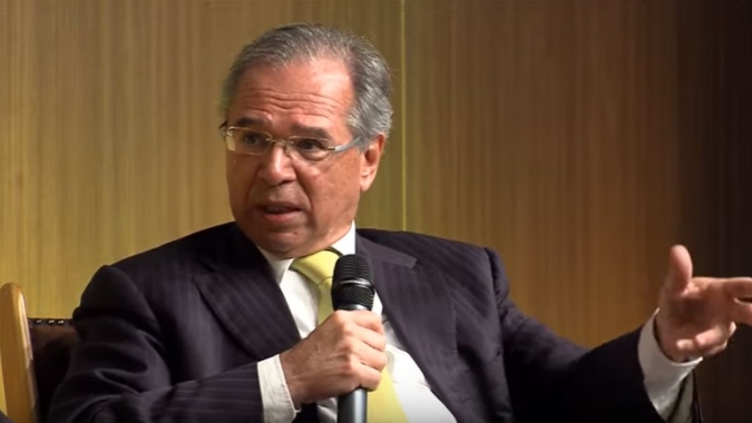 "Vamos transformar essa crise em geração de empregos", diz Guedes