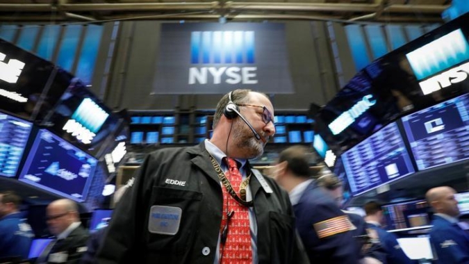 Wall St se afasta de recordes após notícia sobre tarifas