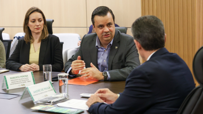 Ministro André de Paula recebe presidente da Abiec no Mapa
