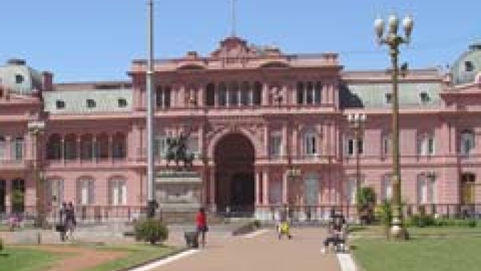 Argentina lança medidas econômicas para reduzir déficit fiscal