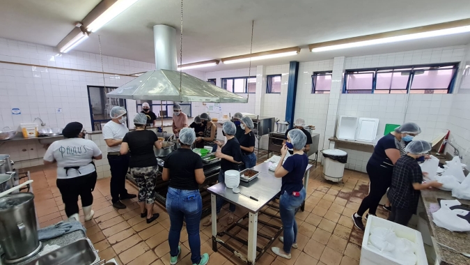 Ações sociais da Cocapec beneficiam aproximadamente 300 pessoas