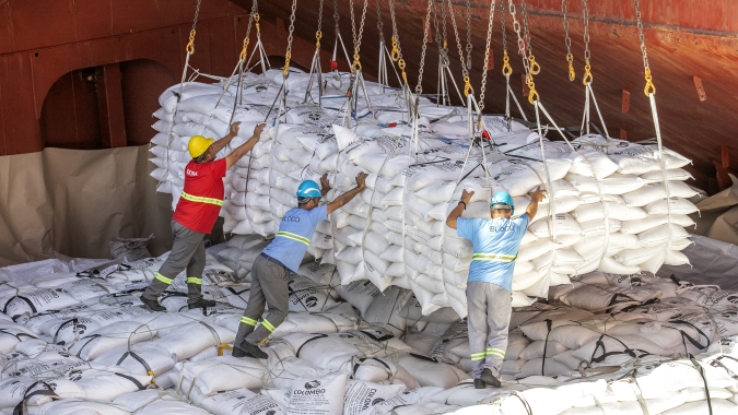 Exportação de açúcar a granel tem alta de 352% nos portos paranaenses em março