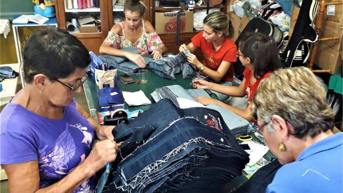 Mulheres rurais melhoram a renda com reciclagem têxtil na Zona da Mata