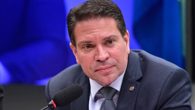 Ex-chefe da Abin Alexandre Ramagem está sob custódia da agência de imigração nos EUA
