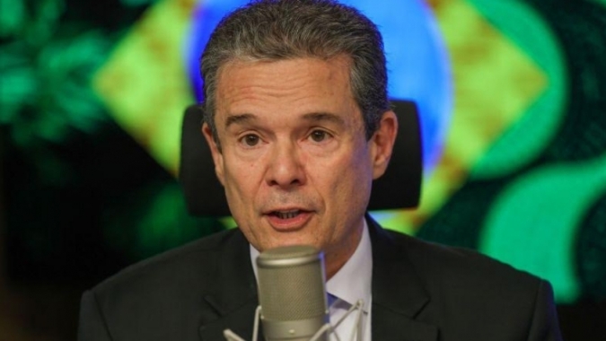 Ministro diz que Plano Safra terá "cuidado" com juros e defende foco em mitigar dívidas