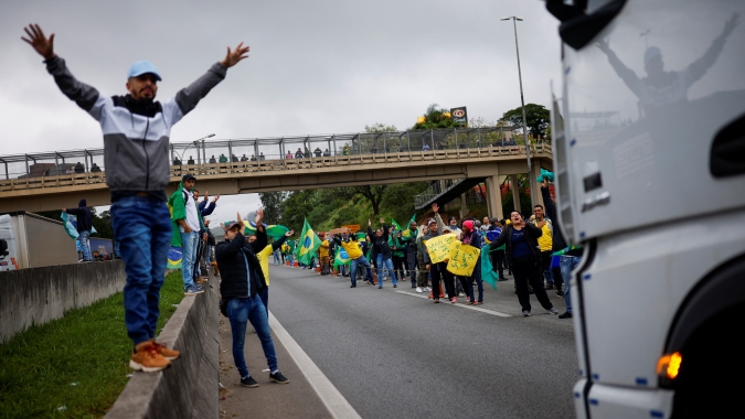 Reuters: Protestos bolsonaristas em rodovias perdem força e recuam em todo país