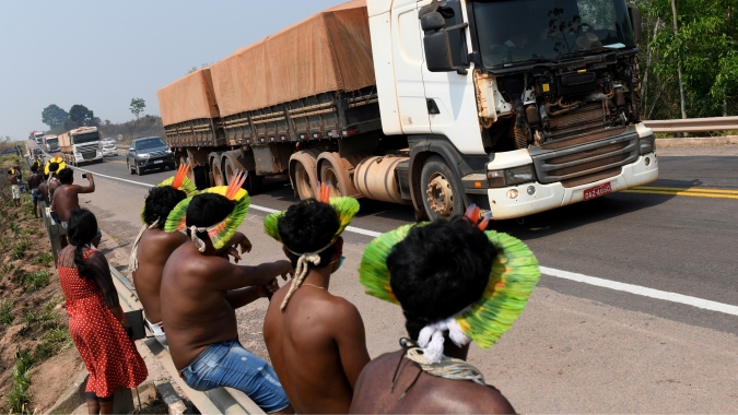 Indígenas liberam passagem em BR-163 e têm encontro com governo do Pará