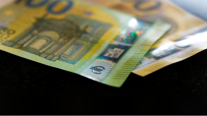 BCE está "atento" à taxa de câmbio após euro atingir paridade em relação ao dólar
