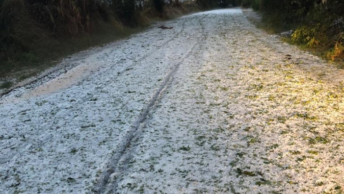 Área do café em MG amanhece com forte chuva de granizo; massa de ar polar começa entrar no BR