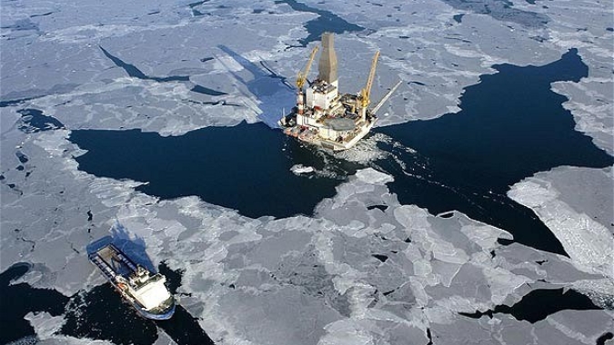 Rússia relata ataques a refinarias de petróleo e cidade perto da Ucrânia